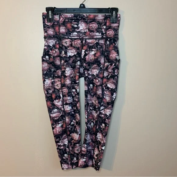 Lululemon Women’s Fast & Free Black & Pink Floral High Rise Nulux Crop 19” | 4 - Picture 2 of 12